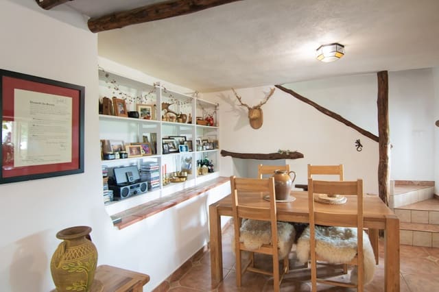 5 soveværelse Finca/Landehus til salg i Los Guajares med swimmingpool garage - € 349.000 (Ref: 9362930)