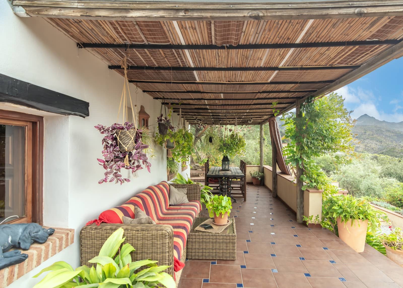 5 soveværelse Finca/Landehus til salg i Los Guajares med swimmingpool garage - € 349.000 (Ref: 9362930)