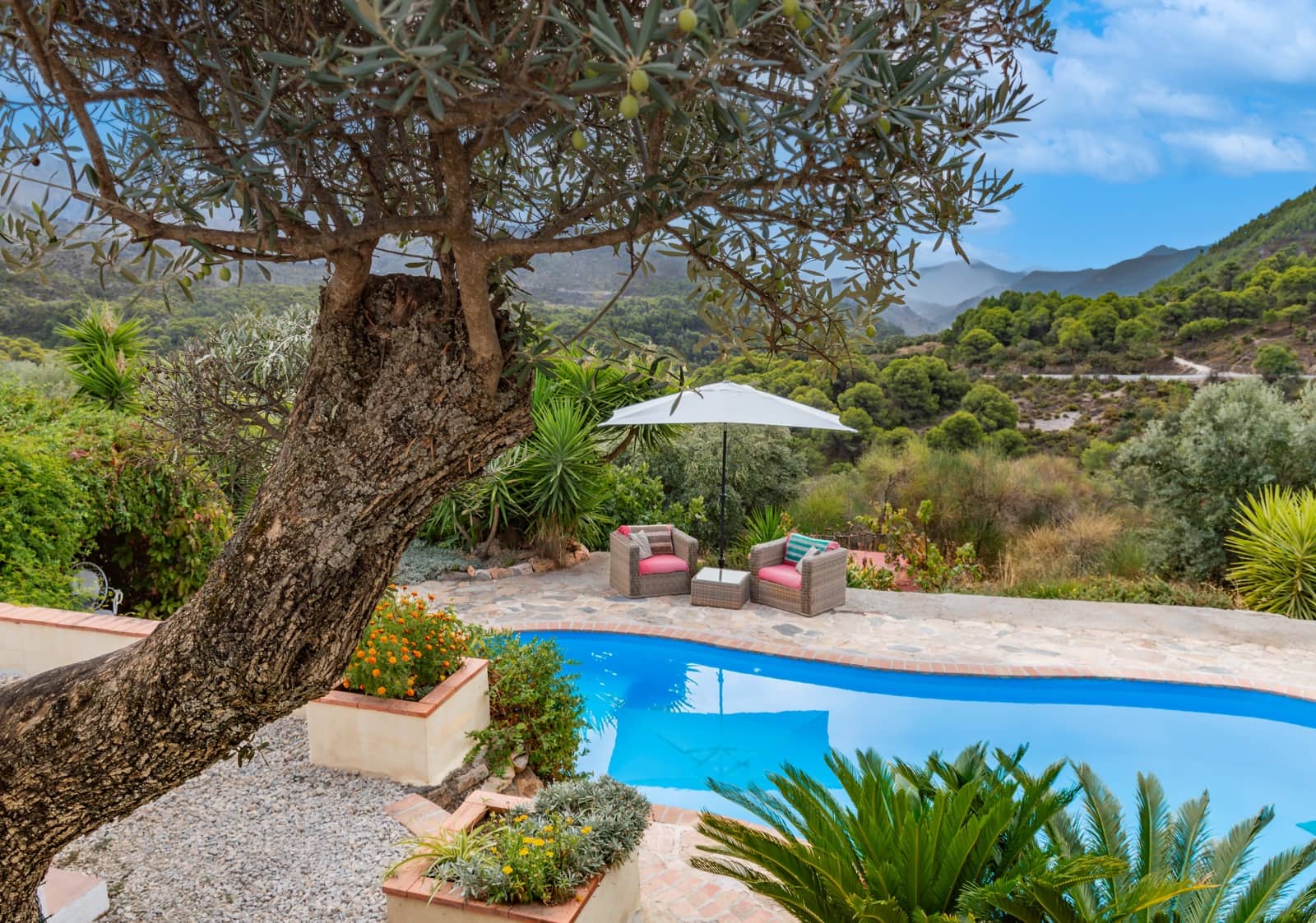 5 soveværelse Finca/Landehus til salg i Los Guajares med swimmingpool garage - € 349.000 (Ref: 9362930)