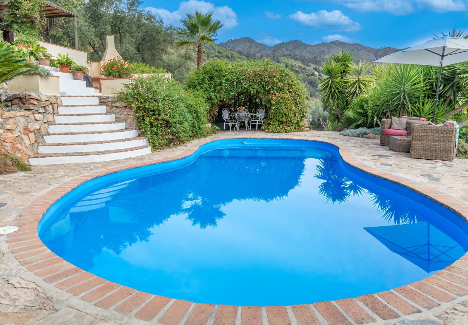 5 soveværelse Finca/Landehus til salg i Los Guajares med swimmingpool garage - € 349.000 (Ref: 9362930)