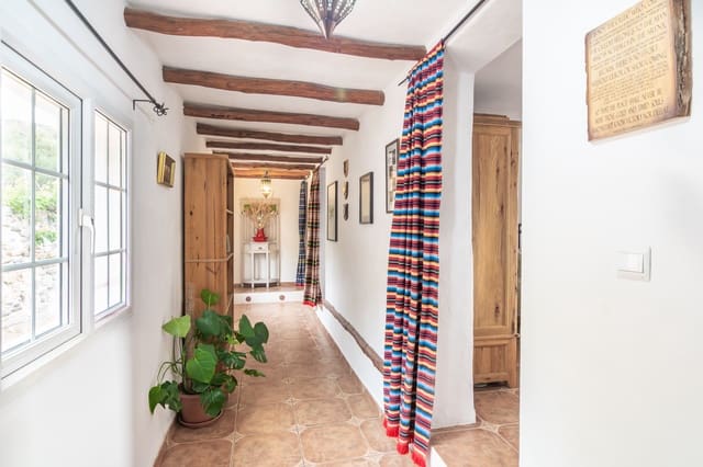 5 soveværelse Finca/Landehus til salg i Los Guajares med swimmingpool garage - € 349.000 (Ref: 9362930)