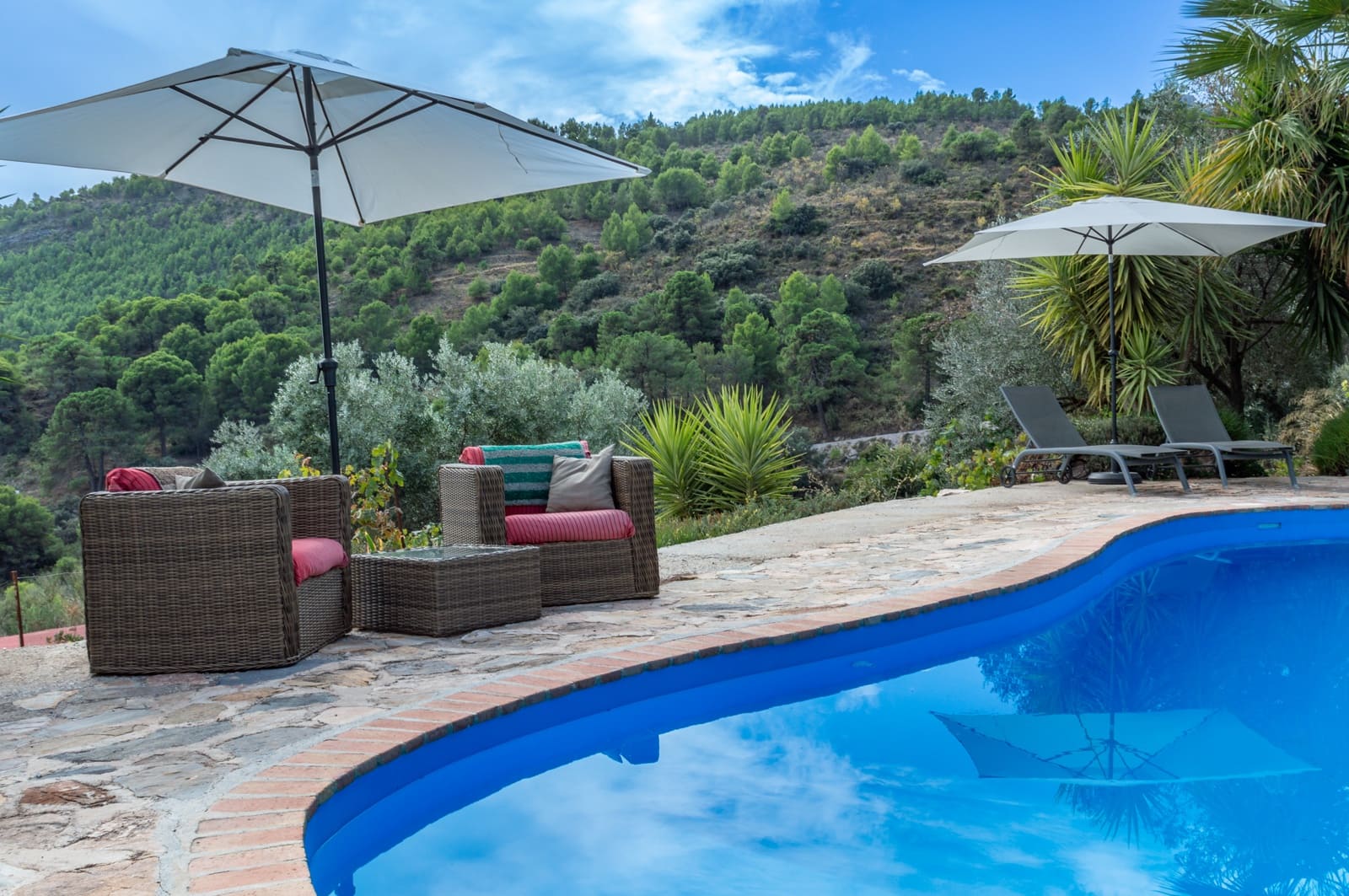 5 soveværelse Finca/Landehus til salg i Los Guajares med swimmingpool garage - € 349.000 (Ref: 9362930)