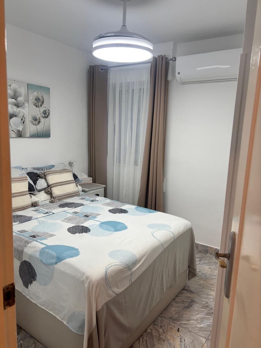 Adosado de 3 habitaciones en Torrevieja en venta con piscina - 150.000 € (Ref: 9410141)