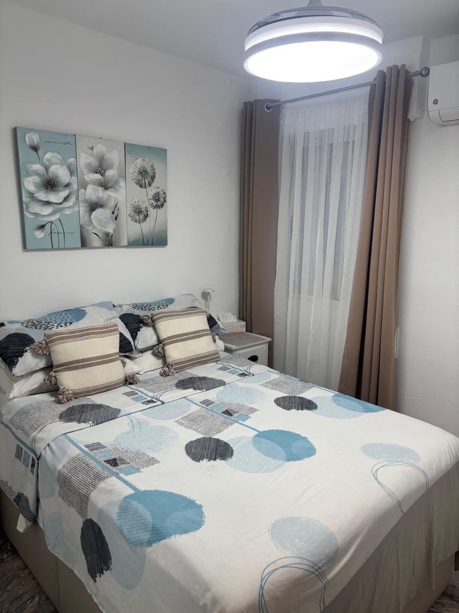 Adosado de 3 habitaciones en Torrevieja en venta con piscina - 150.000 € (Ref: 9410141)
