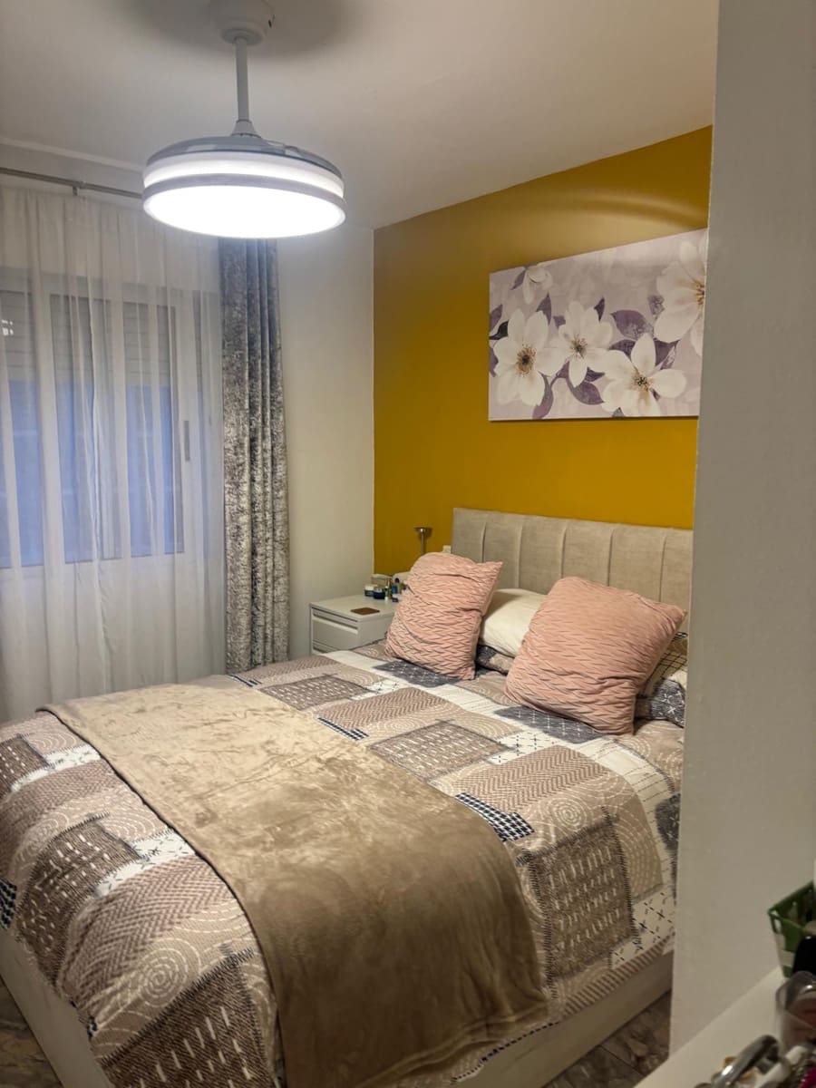 Adosado de 3 habitaciones en Torrevieja en venta con piscina - 150.000 € (Ref: 9410141)