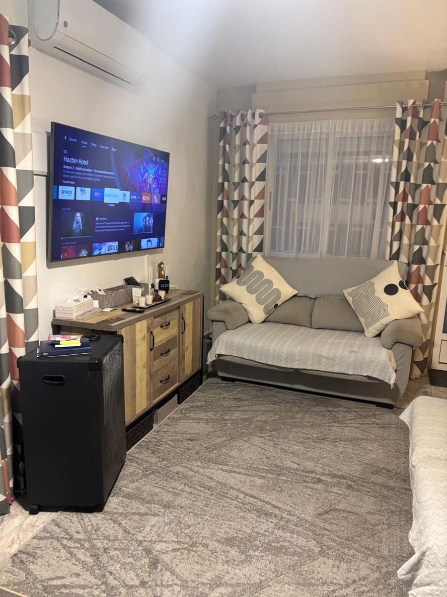 Adosado de 3 habitaciones en Torrevieja en venta con piscina - 150.000 € (Ref: 9410141)