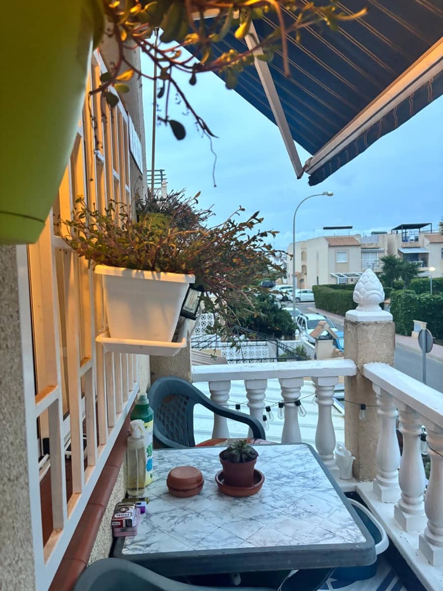 Adosado de 3 habitaciones en Torrevieja en venta con piscina - 150.000 € (Ref: 9410141)