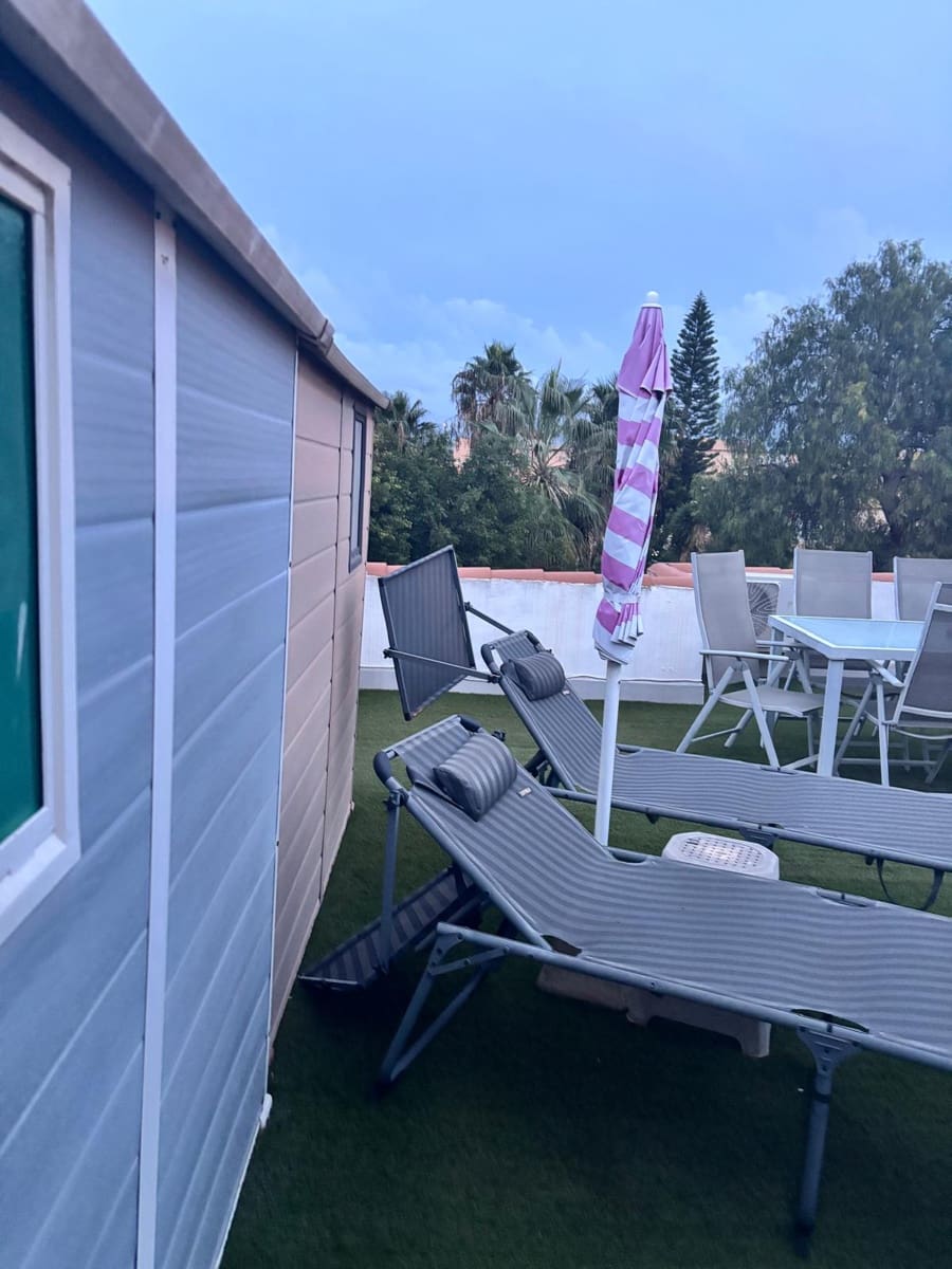 Adosado de 3 habitaciones en Torrevieja en venta con piscina - 150.000 € (Ref: 9410141)