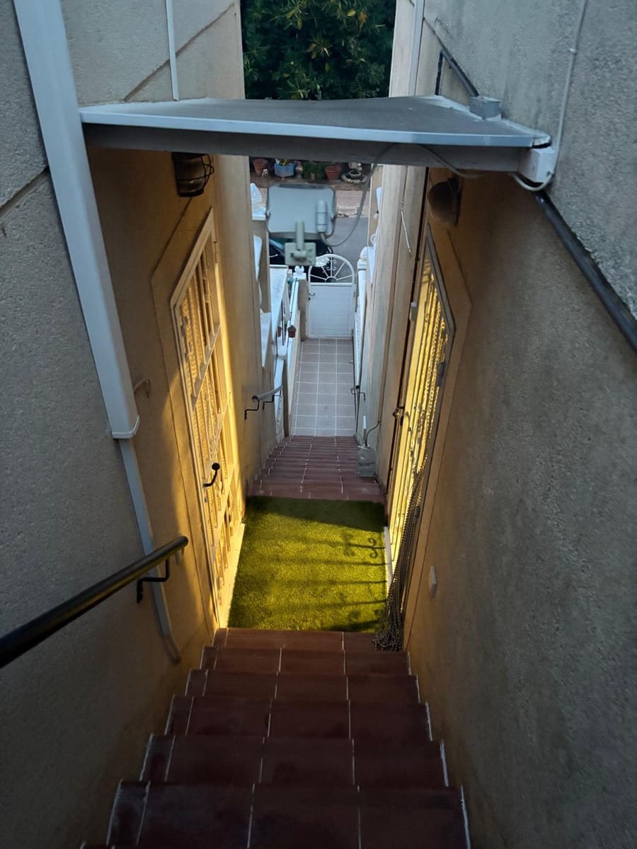 Adosado de 3 habitaciones en Torrevieja en venta con piscina - 150.000 € (Ref: 9410141)