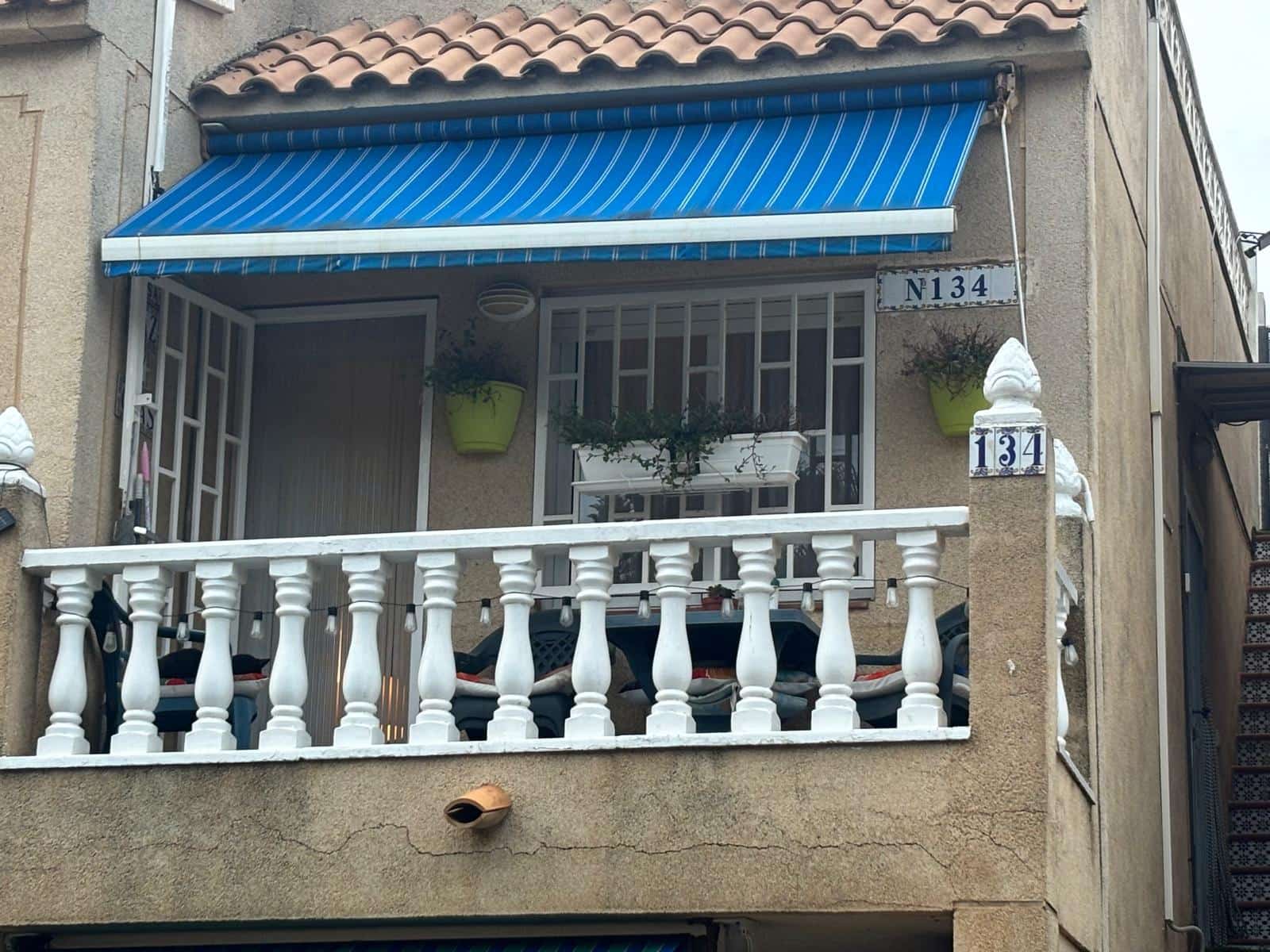 Adosado de 3 habitaciones en Torrevieja en venta con piscina - 150.000 € (Ref: 9410141)