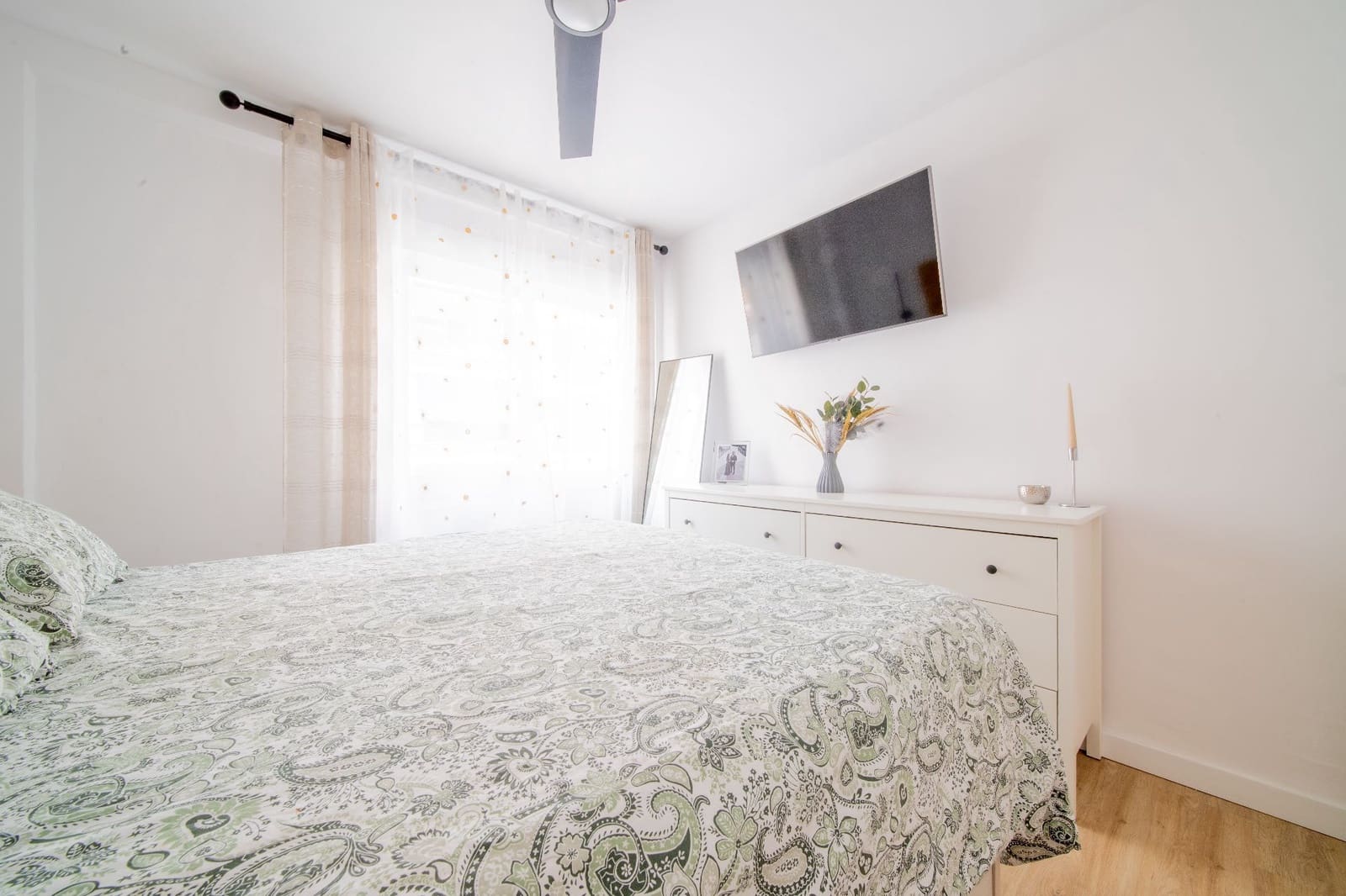 Piso de 2 habitaciones en Rincón de la Victoria en venta - 345.000 € (Ref: 10094944)