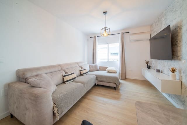Piso de 2 habitaciones en Rincón de la Victoria en venta - 345.000 € (Ref: 10094944)