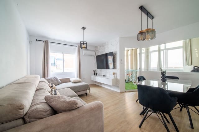 Piso de 2 habitaciones en Rincón de la Victoria en venta - 345.000 € (Ref: 10094944)
