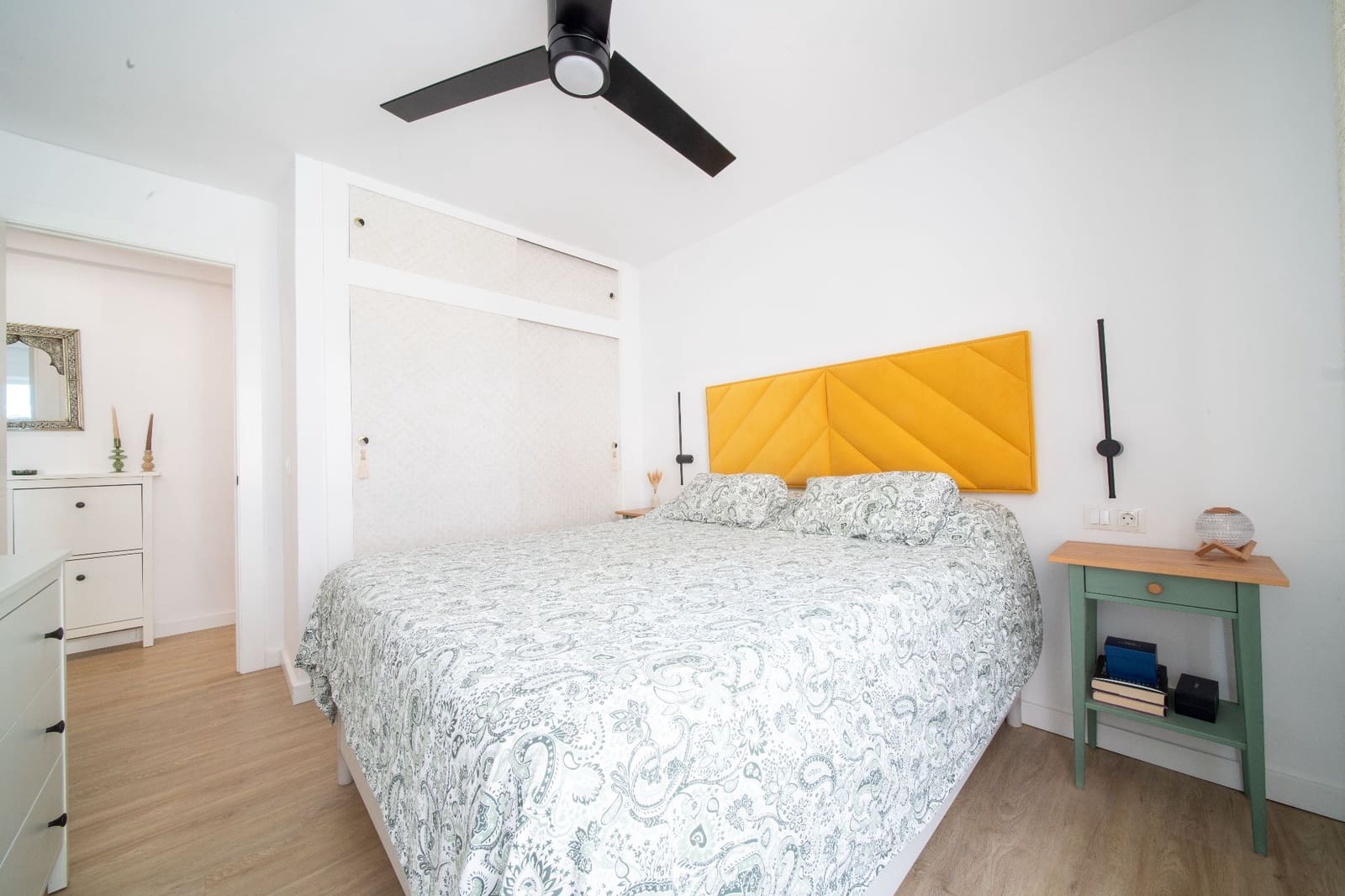 Piso de 2 habitaciones en Rincón de la Victoria en venta - 345.000 € (Ref: 10094944)