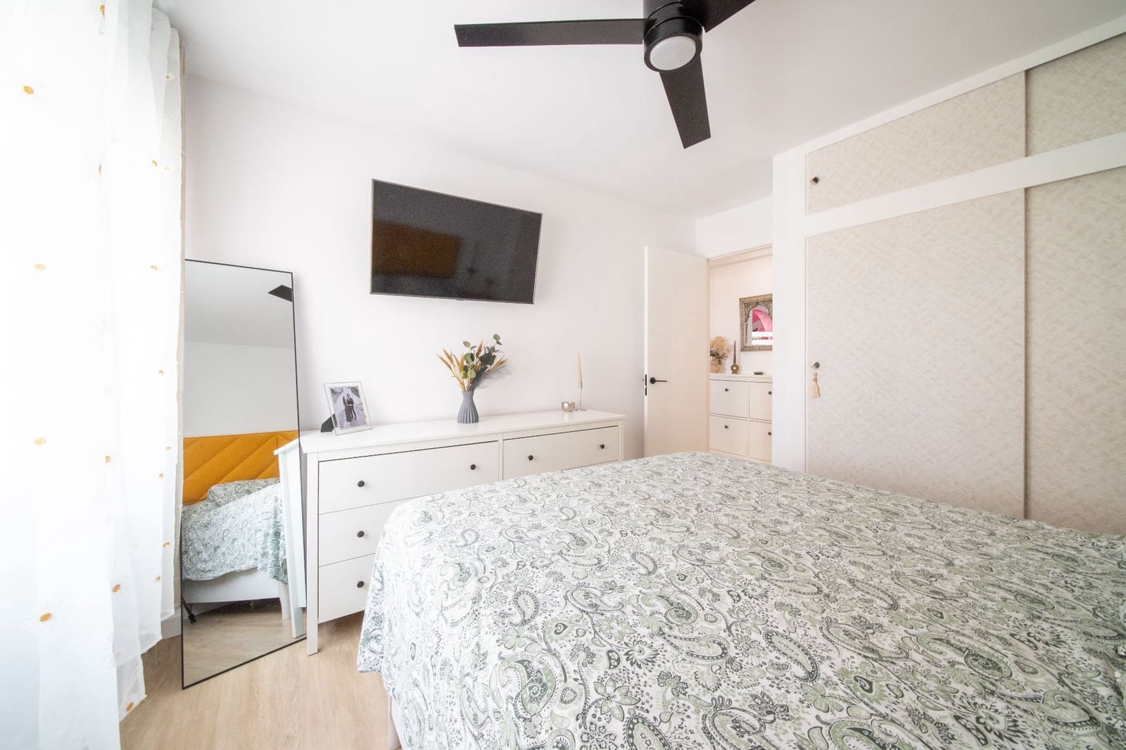 Piso de 2 habitaciones en Rincón de la Victoria en venta - 345.000 € (Ref: 10094944)