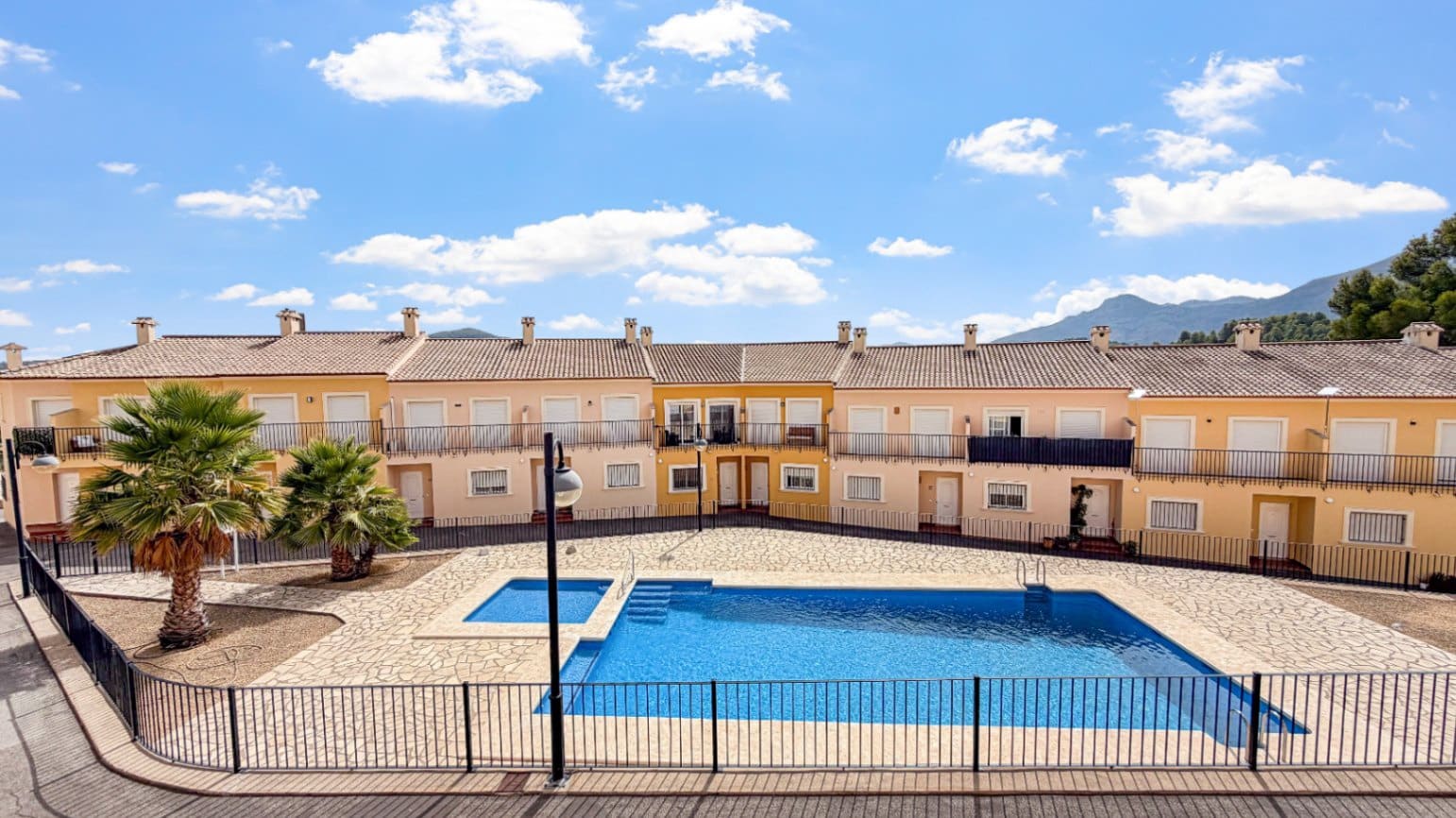 3 soveværelse Byhus til salg i Murla med swimmingpool garage - € 280.000 (Ref: 10049841)