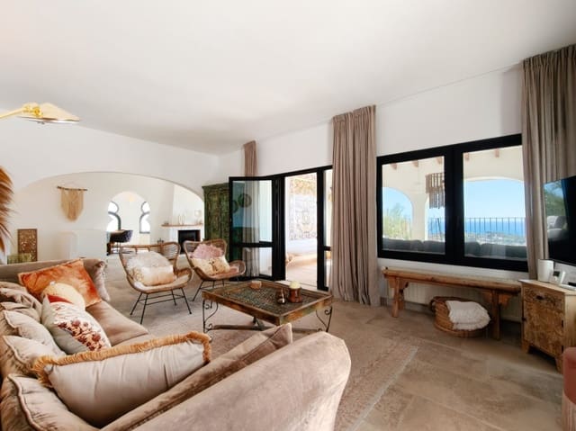 4 soverom Villa til salgs i Moraira, Teulada-Moraira med svømmebasseng garasje - € 1 399 000 (Ref: 9428250)