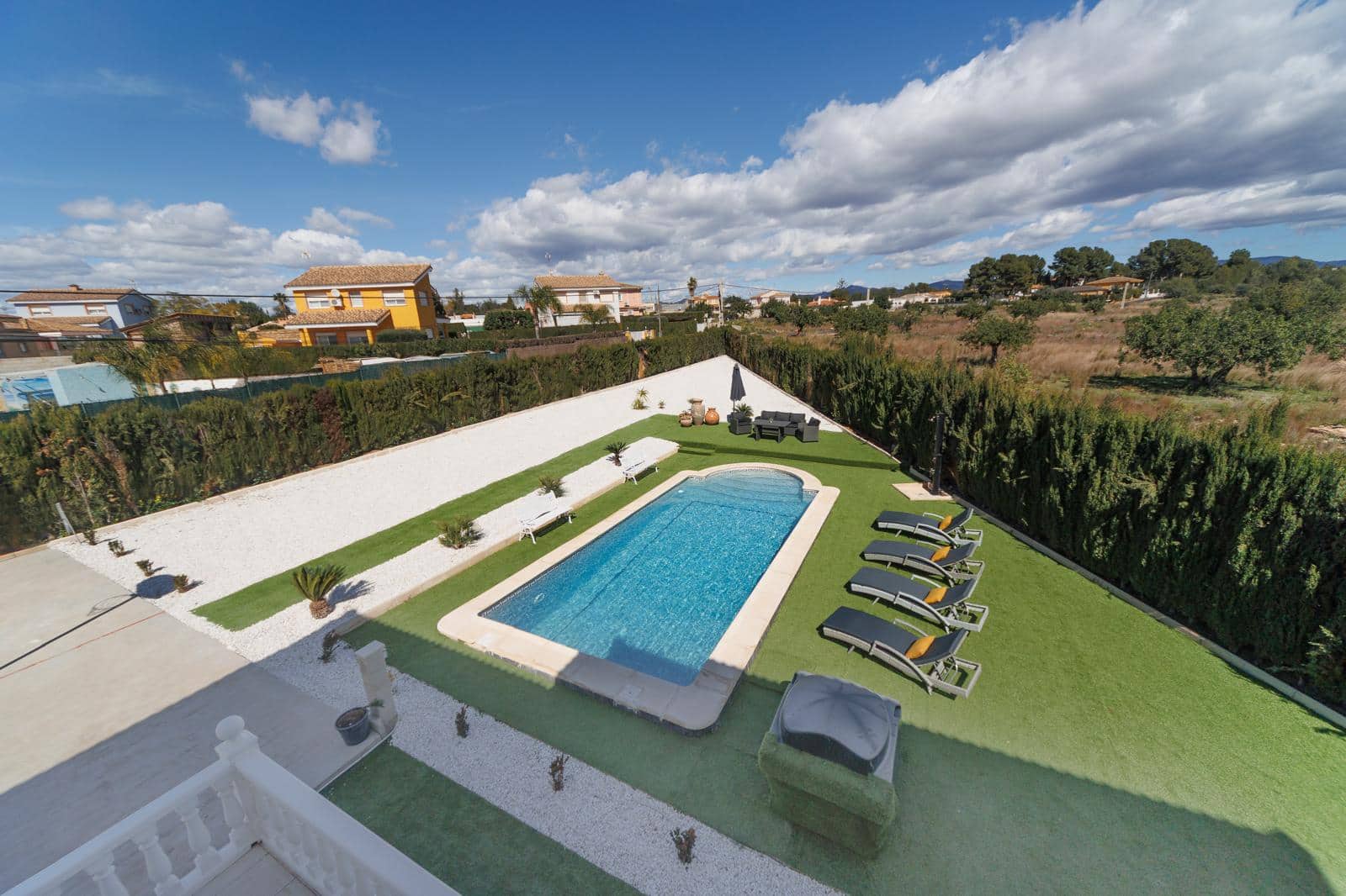 4 slaapkamer Villa te koop in Lliria met zwembad garage - € 590.000 (Ref: 9428251)