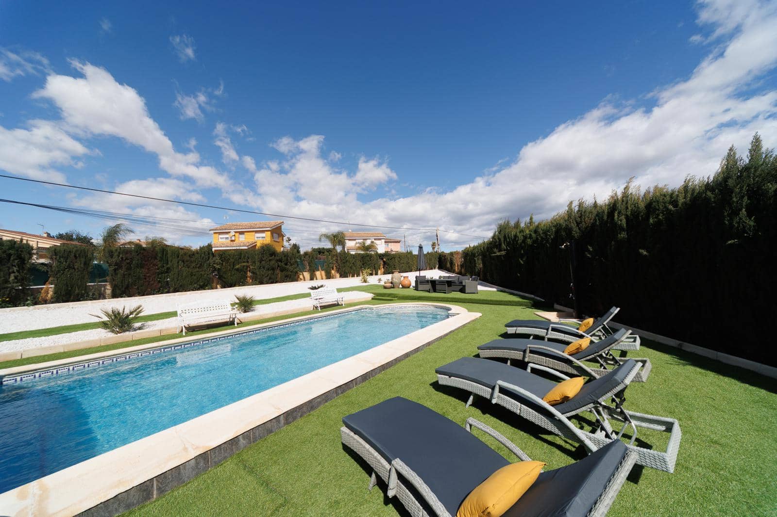 4 slaapkamer Villa te koop in Lliria met zwembad garage - € 590.000 (Ref: 9428251)