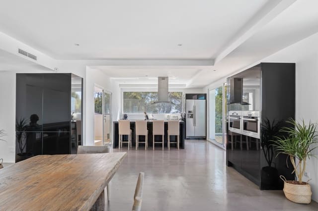 4 soveværelse Villa til salg i Ibiza by med garage - € 3.300.000 (Ref: 9523687)