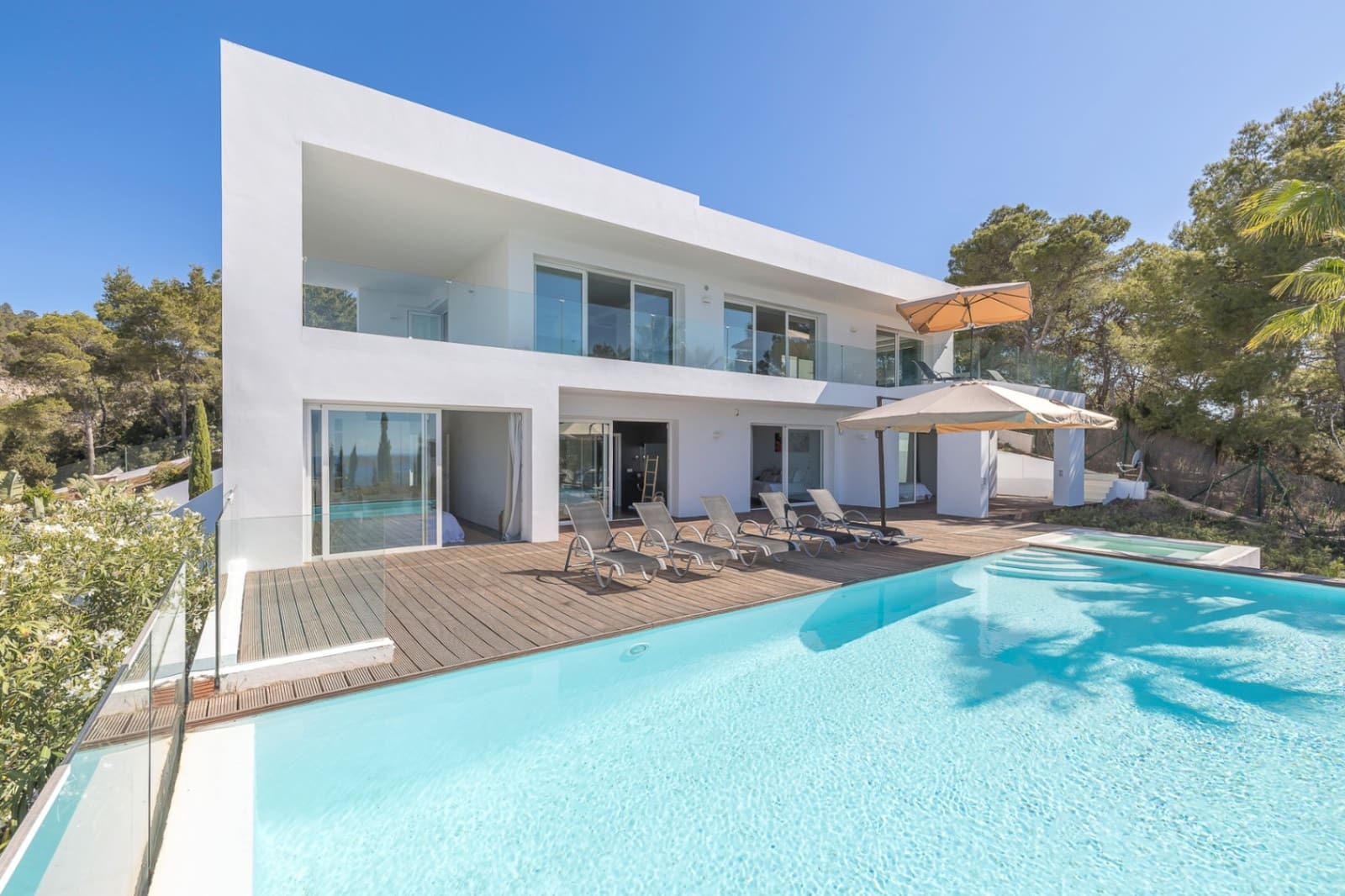 4 soveværelse Villa til salg i Ibiza by med garage - € 3.300.000 (Ref: 9523687)
