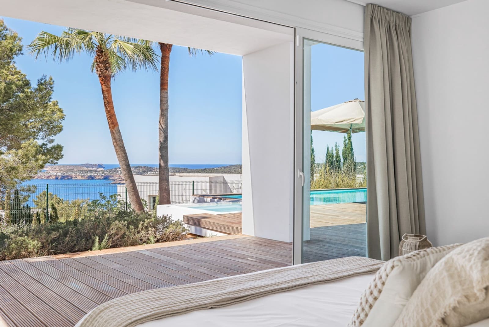 4 soveværelse Villa til salg i Ibiza by med garage - € 3.300.000 (Ref: 9523687)