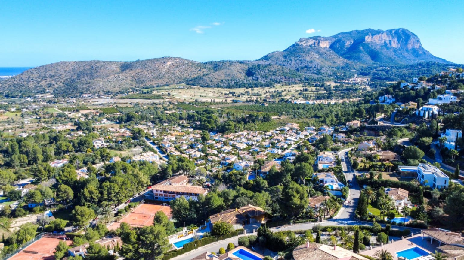 3 soveværelse Villa til salg i La Sella med swimmingpool garage - € 889.000 (Ref: 9603540)