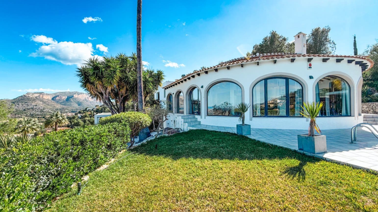 3 soveværelse Villa til salg i La Sella med swimmingpool garage - € 889.000 (Ref: 9603540)