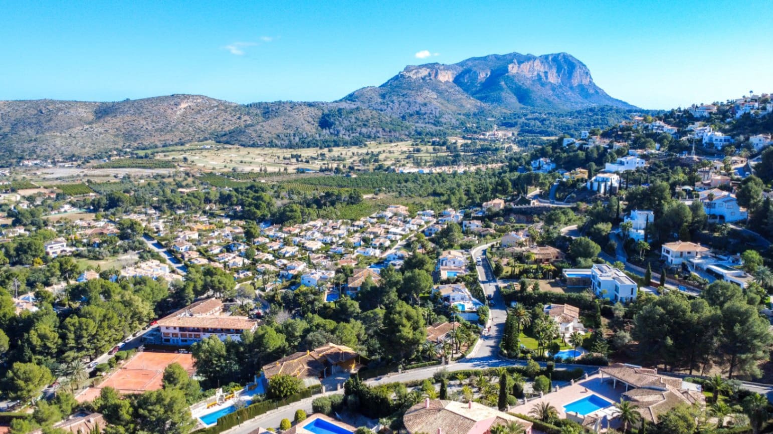 3 soveværelse Villa til salg i La Sella med swimmingpool garage - € 889.000 (Ref: 9603540)