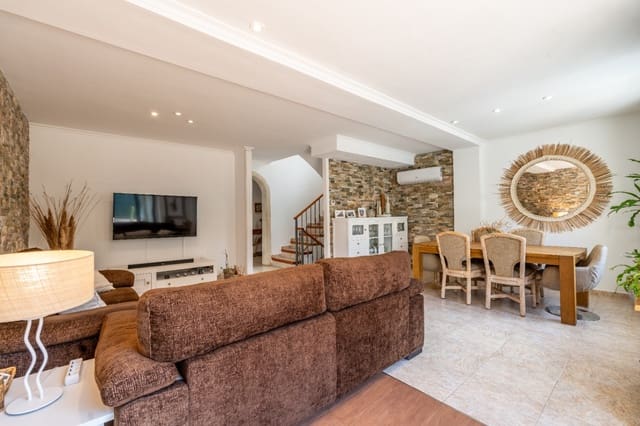 4 soverom Hus til salgs i Javea / Xàbia med svømmebasseng garasje - € 749 000 (Ref: 9700189)