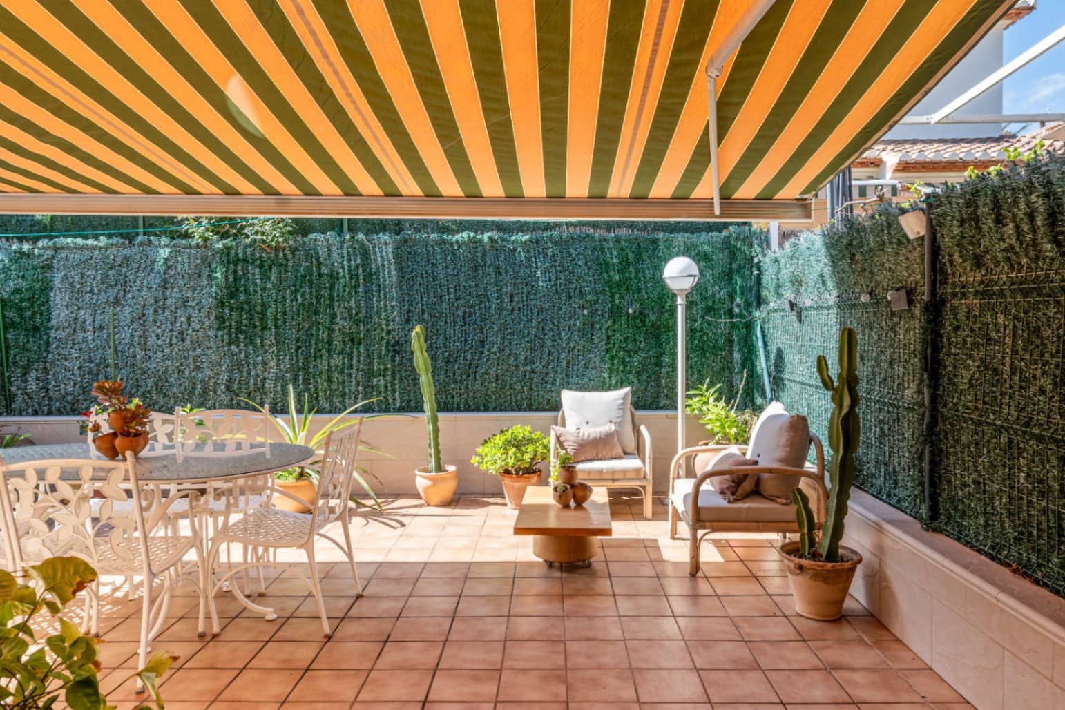 4 soverom Hus til salgs i Javea / Xabia med svømmebasseng garasje - € 749 000 (Ref: 9700189)