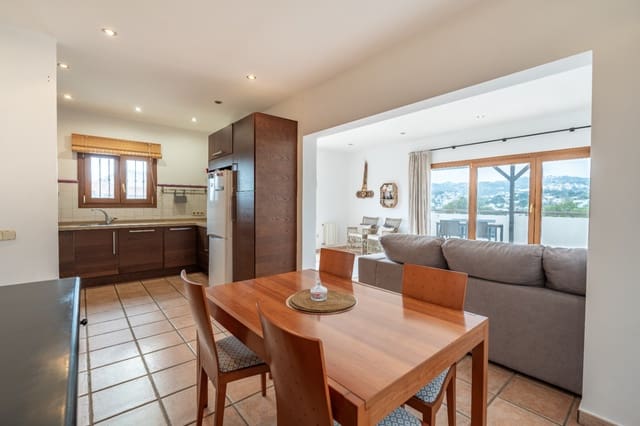 Villa til salg i Moraira, Teulada-Moraira - € 1.000.000 (Ref: 9700324)