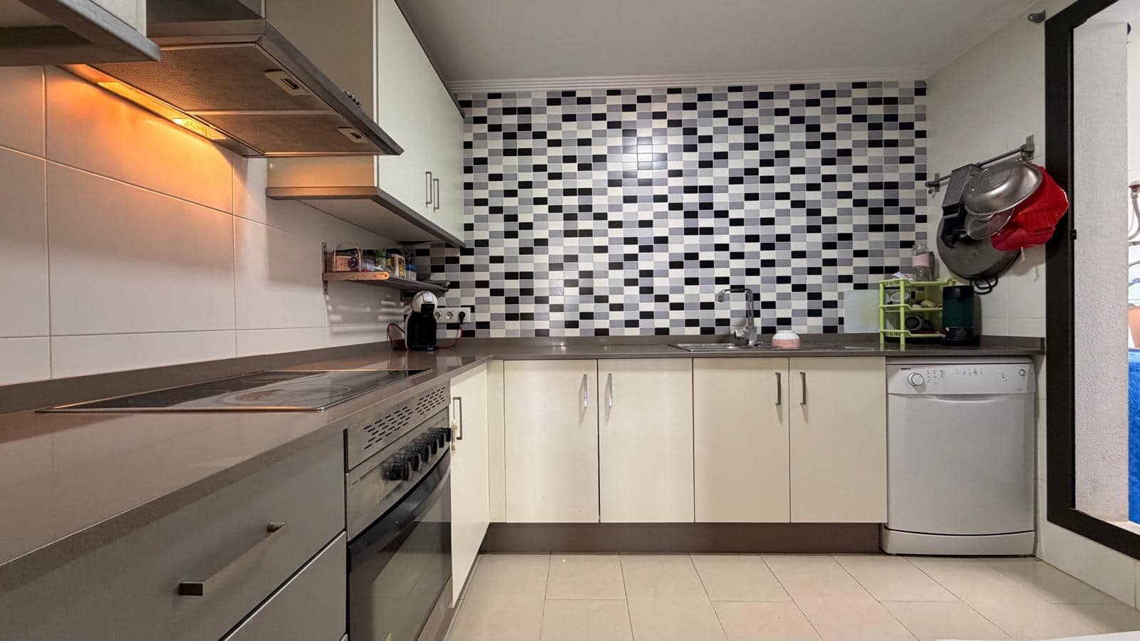3 bedroom Apartment for sale in Pedreguer with pool - € 170,000 (Ref: 9922852)