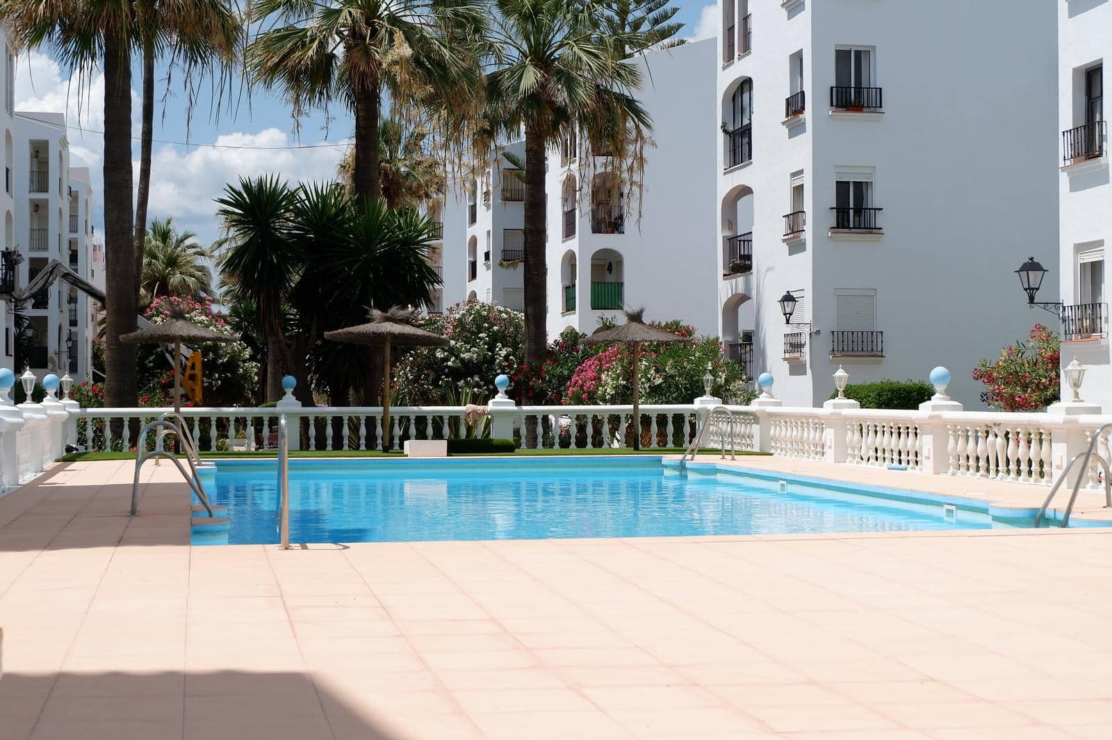 Apartamento de 2 habitaciones en Manilva en venta con piscina - 239.950 € (Ref: 10009583)