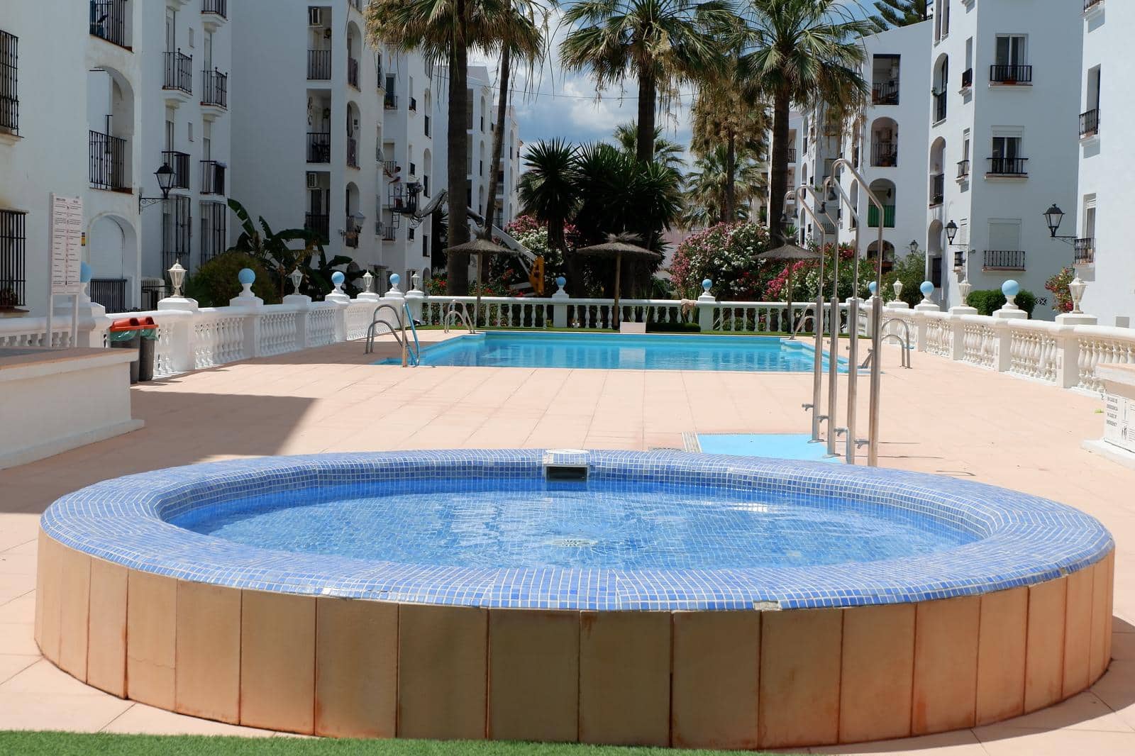 Apartamento de 2 habitaciones en Manilva en venta con piscina - 239.950 € (Ref: 10009583)