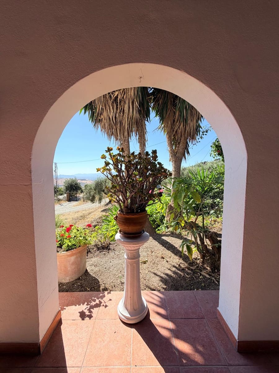 6 bedroom Finca/Country House for sale in Casarabonela with garage - € 445,000 (Ref: 10012174)