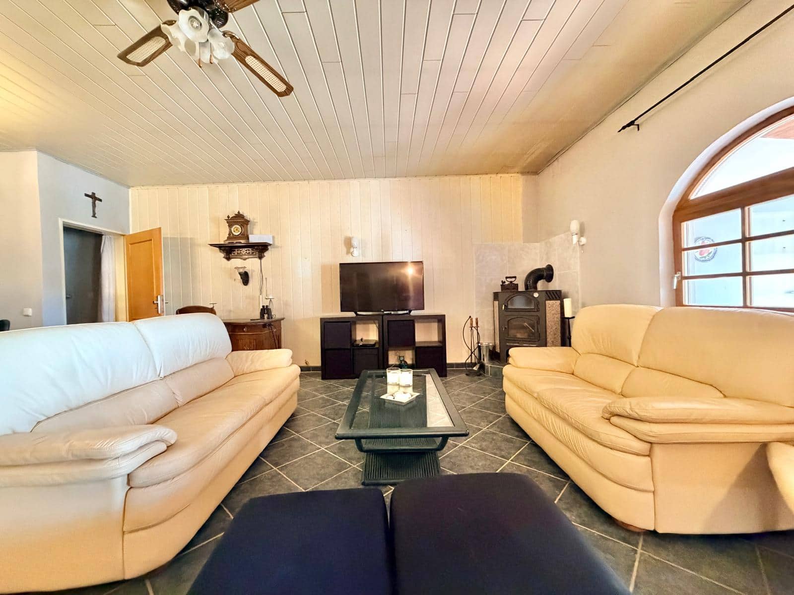 6 bedroom Finca/Country House for sale in Casarabonela with garage - € 445,000 (Ref: 10012174)