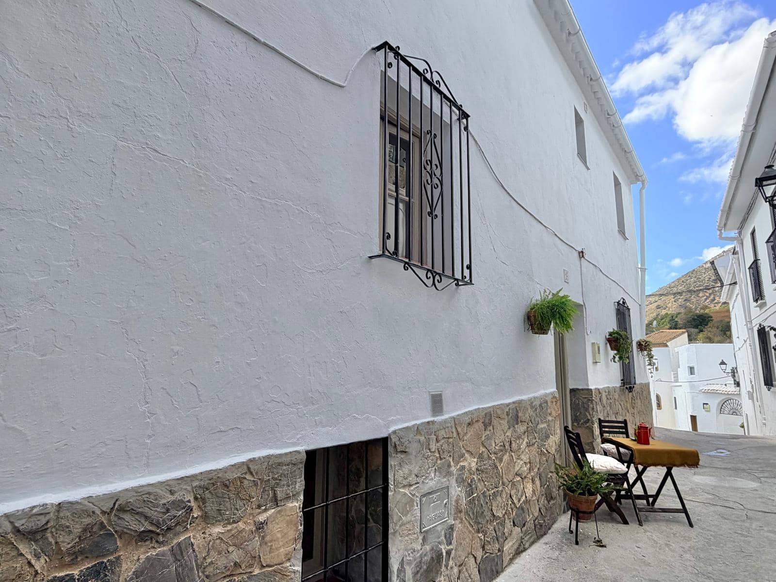 4 bedroom Townhouse for sale in Casarabonela - € 184,950 (Ref: 9400996)