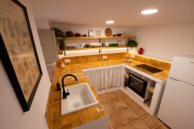 4 bedroom Townhouse for sale in Casarabonela - € 184,950 (Ref: 9400996)