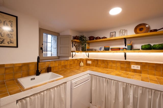 4 bedroom Townhouse for sale in Casarabonela - € 184,950 (Ref: 9400996)