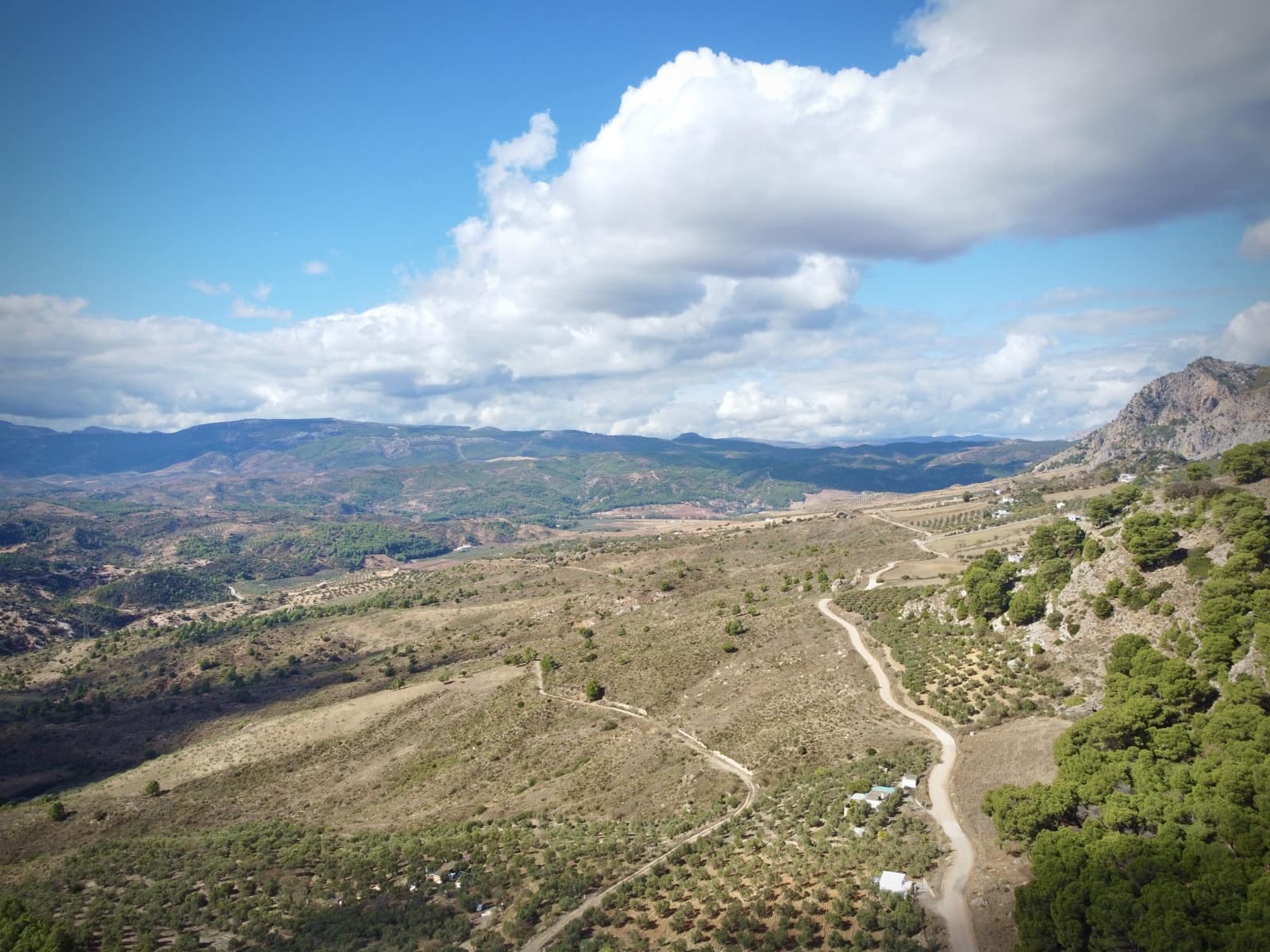 Grunde uden byggetilladelser til salg i Casarabonela - € 320.000 (Ref: 9401007)