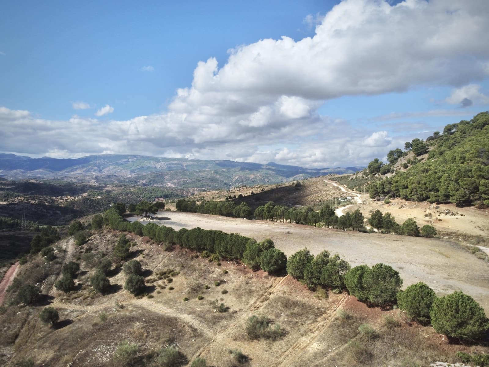 Grunde uden byggetilladelser til salg i Casarabonela - € 320.000 (Ref: 9401007)