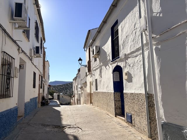 5 bedroom Townhouse for sale in Pruna - € 134,950 (Ref: 9401974)