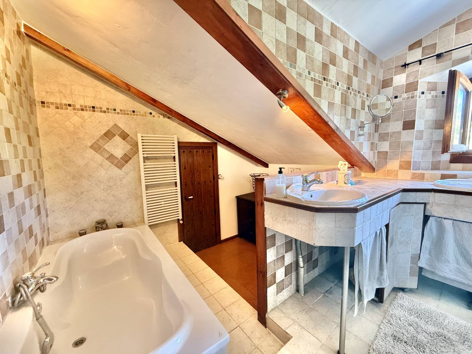 3 soveværelse Finca/Landehus til salg i Casarabonela med swimmingpool - € 800.000 (Ref: 9411294)