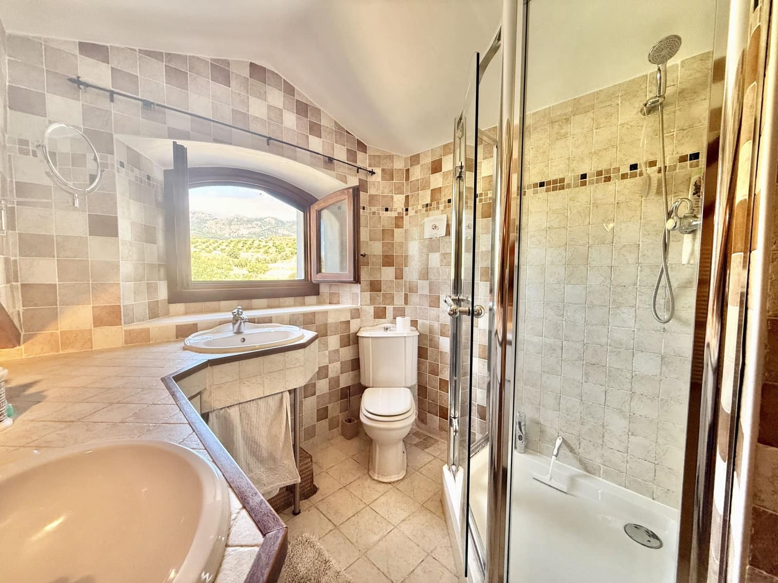 3 soveværelse Finca/Landehus til salg i Casarabonela med swimmingpool - € 800.000 (Ref: 9411294)