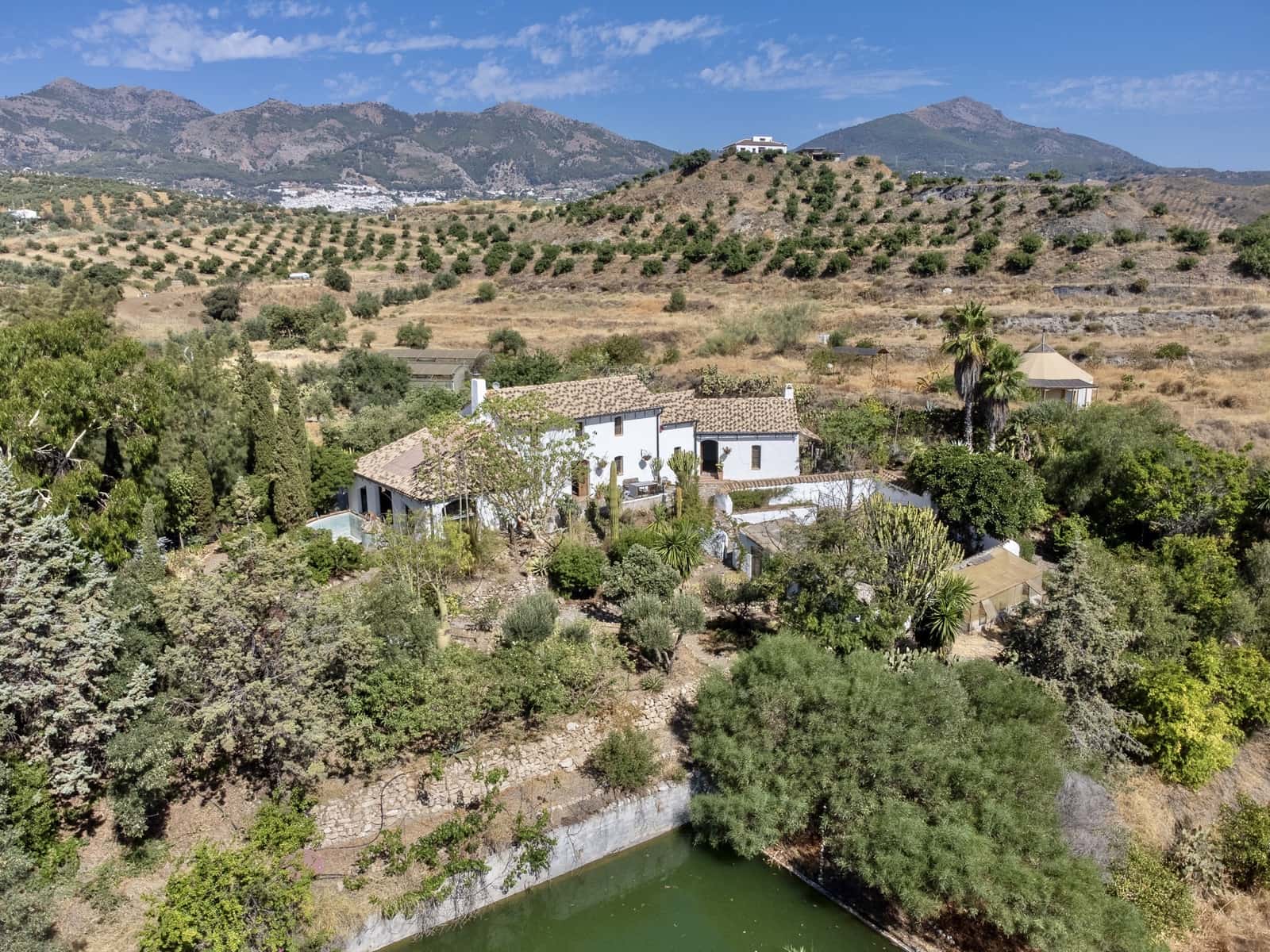 3 soveværelse Finca/Landehus til salg i Casarabonela med swimmingpool - € 800.000 (Ref: 9411294)