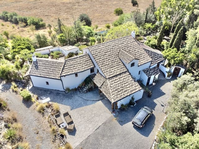 3 soveværelse Finca/Landehus til salg i Casarabonela med swimmingpool - € 800.000 (Ref: 9411294)