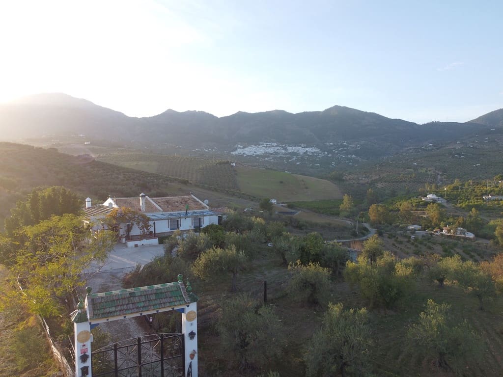 4 sovrum Finca/Hus på landet till salu i Casarabonela - 330 000 € (Ref: 9411304)