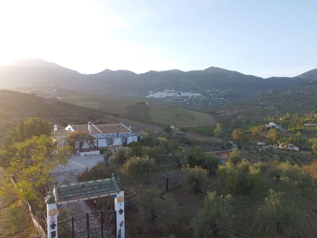 4 sovrum Finca/Hus på landet till salu i Casarabonela - 330 000 € (Ref: 9411304)