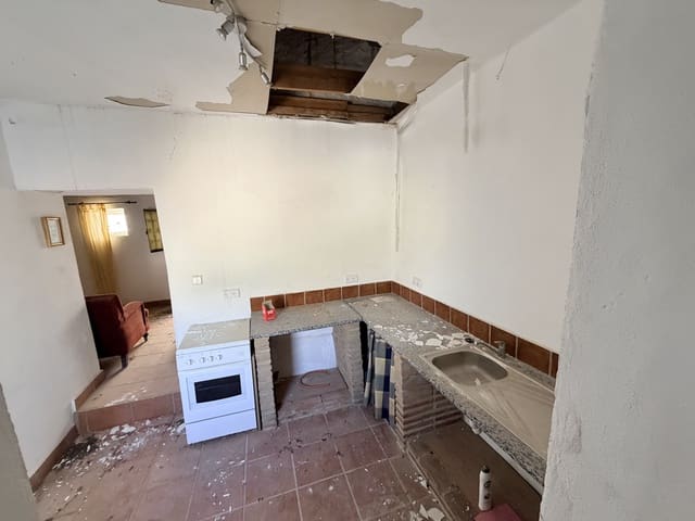 2 makuuhuone Omakotitalo myytävänä paikassa Alozaina - 84 950 € (Ref: 9414504)